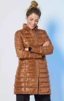 Dugačka ženska jakna u sjajnom dizajnu s printom