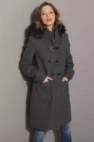 Jednobojni bezvremenski i visokokvalitetni duffle-coat s kapuljačom
