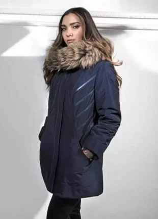 Luksuzni prošiveni zimski kaput u plavom dizajnu s krznom