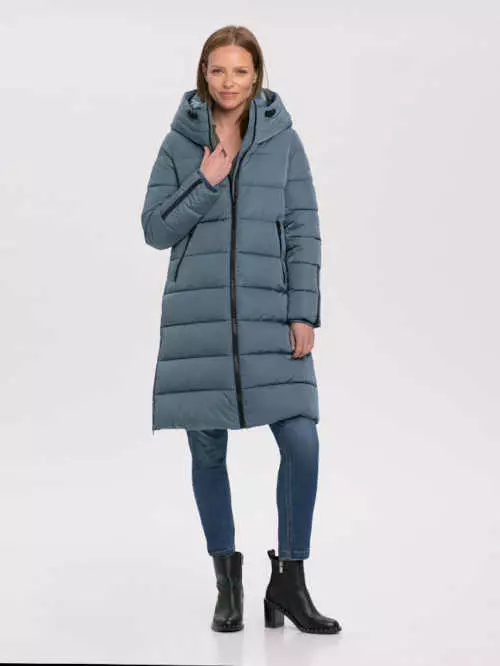 Ženski moderan prošiveni zimski kaput s praktičnom kapuljačom