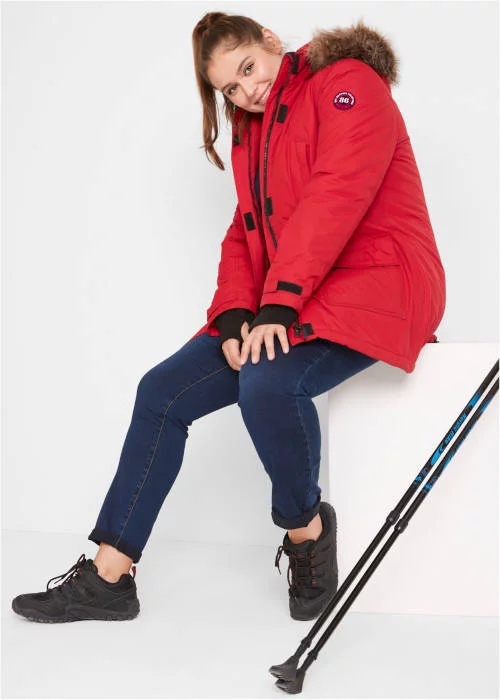 Crvena sportska ženska zimska jakna za planine