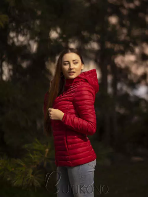 Crvena ženska kratka jakna